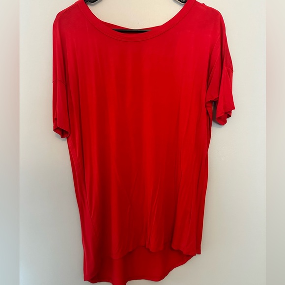 Oversized tee with open back - Picture 2 of 2